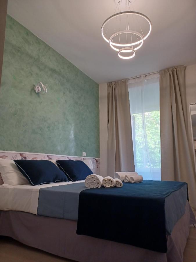 Little Rose Haven * Roma